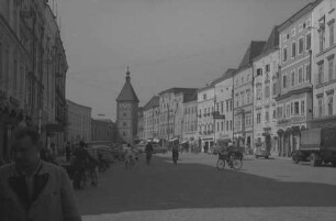 Wels: Hauptplatz [Stadtplatz] mit Ledererturm