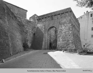 Porta a Prato & Porta di Gracciano & Porta di Bacco, Montepulciano