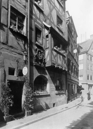 Nürnberg, Hans-Sachs-Gasse 17. Hans-Sachs-Haus (15. Jahrhundert, um 1900 restauriert)