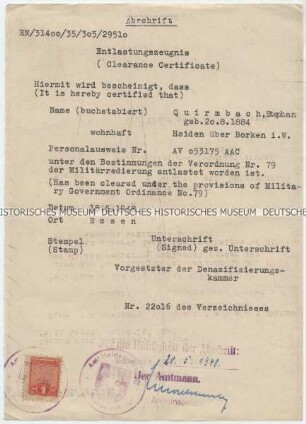 Entlastungszeugnis der Denazifizierungskammer Essen für einen Journalisten (Abschrift/deutsch, englisch)