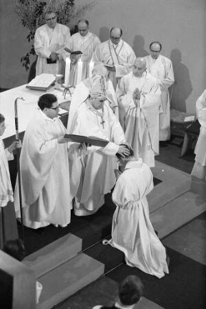 Weihe des Diakons Rainer Petrak in der altkatholischen Christi-Auferstehungs-Kirche.