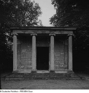 Potsdam. Pomonatempel am Pfingstberg, Vorderfront