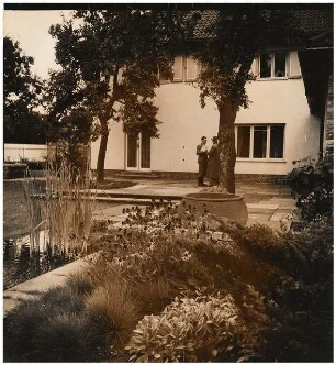 Garten Sander, Helmstedt: Blick über den Garten zum Wohnhaus