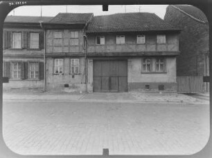 Quedlinburg, Breite Straße 32. Kaufmannshof (Baubeginn 1562). Straßenfront