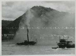 Schifffahrt auf dem Rhein unterhalb von Burg Katz bei St. Goarshausen
