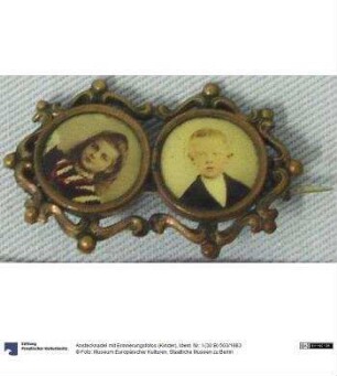 Anstecknadel mit Erinnerungsfotos (Kinder)