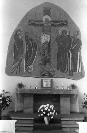 Waldkirch: Innenraum der Klinikkirche des Kreiskrankenhaus Waldkirch; Mosaik von Baumhauer