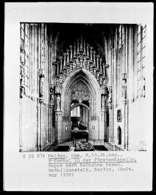 Ehemaliges Westportal des Domes in der Fürstenkapelle
