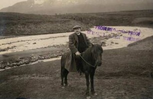 Akureyri/ Island: Ponyreiten oberhalb des Glera-Wasserfalls