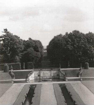 Heidenau-Großsedlitz. Barockgarten Großsedlitz (1719/1727). Blick vom Unteren Orangerieparterre zur "Stillen Musik"