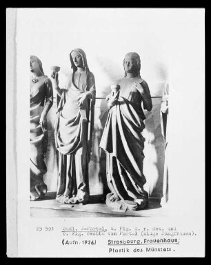 Südliches Westportal — Rechtes Gewände: Christus und die klugen Jungfrauen — 4. Gewändefigur: Kluge Jungfrau