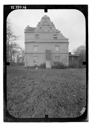 Groß Polzin-Quilow. Herrenhaus (2. H. 16. Jh., Umbau A. 17. Jh.). Ostseite