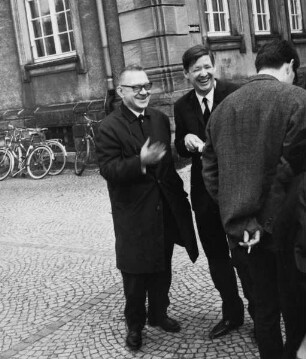 Louis Grodecki und Willibald Sauerländer auf einer Exkursion nach Speyer
