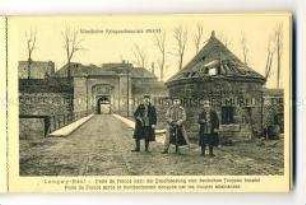 Die 'Porte de France' in Longwy-Haut nach dem Beschuß, von deutschen Truppen besetzt