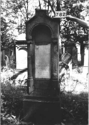 Grabstein 782