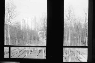 Freiburg; Landwasser: Diakoniekrankenhaus; Aussicht vom Schwesternstützpunkt auf Hochhaus Landwasser Nord