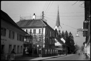 Hard: Gasse mit Kirche