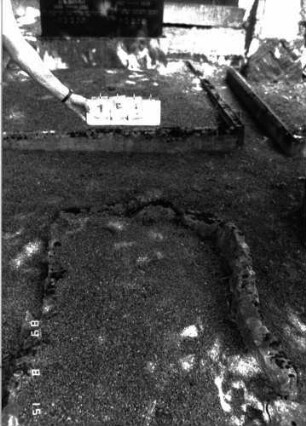 Grabstein 151 (Index: 100105279) Beschreibung: nur Grabeinfassung erhalten: Grabstein 151