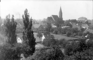 Blick vom Burgberg zum Stadtzentrum mit Stadtkirche Unserer Lieben Frauen (von Nordost)