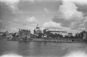 Kirche : Blick auf die russische Kirche in Helsinki