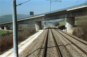 Gottmadingen; Geisingen: aus dem Zug: Donaubrücke der B 31; Unterführung Autobahn