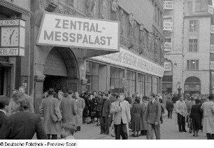 Zentral-Messepalast