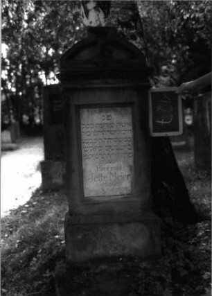 Grabstein 127