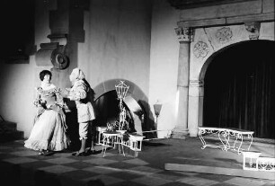 Freiburg: Rathaushof; Pierre Carlet de Marivaux: Das Spiel von Liebe und Zufall