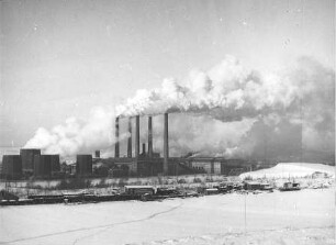 Hirschfelde. Braunkohlenkraftwerk. Gesamtansicht mit Kühltürmen und Schornsteinen