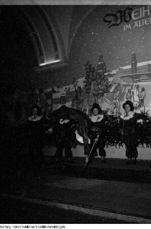 Dresden, Kurt-Fischer Platz (Olbrichtplatz), Nordhalle, Weihnachtsmesse 1953, Herstellung und Verpackung von Dresdner Weihnachtsstollen, November 1953