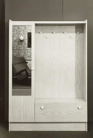 Garderobenschrank