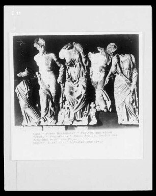Figuren aus einem Tempel