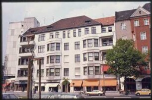 Häuserfassaden am Olivaer Platz