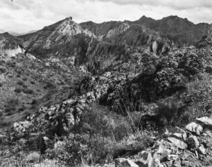 Sedimentäre Schichten : Blick auf Horizontal aufgestellte Sedimentschichten am nord-östlichen Rand der Superstitions