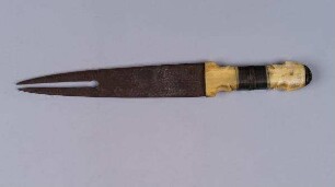 Dolch mit doppelter Klinge