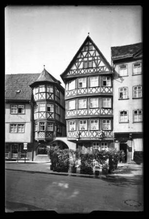 Marktplatz 12 (Konditorei Hahn) mit Vorplatz und Nebengebäuden