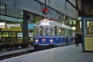Stuttgart Hbf. Aussichtstriebwagen 491 001