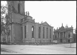 Potsdam- Stadt, Garnisonkirche und Kopfbau des Langen Stalles.