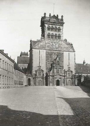 Trier, St. Matthias-Kirche : Trier. St. Matthias-Basilika. Westfassade