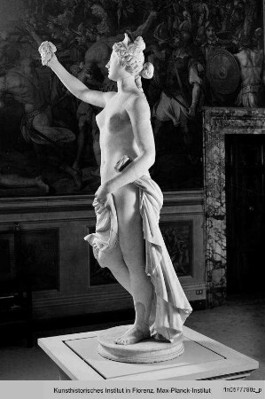 Flora (unter Verwendung eines antiken Torsos)