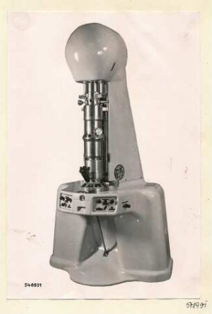 Elektronenmikroskop HF 2748, Vorderseite, geschlossen; Foto 1954