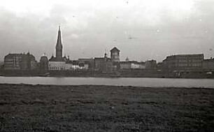 Grund, Peter; Düsseldorf; Stadtansichten - Uferpromenade
