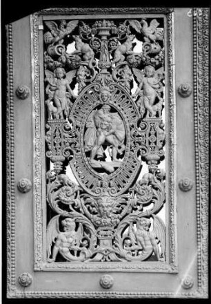 Baden-Baden Neues Schloss Hauptbau - Hauptportal Schnitzerei (um 1575)
