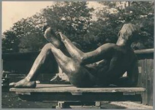 Ruhender Athlet, 1935, Bronze auf Travertin-Plinthe