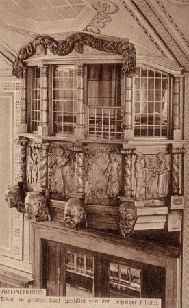 Arionenhaus: Erker im großen Saal