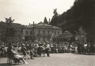 Bad Schandau. Kneippkurbad der Sozialversicherungsanstalt. Konzert im Kurpark