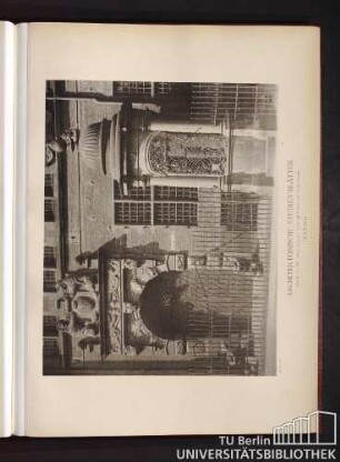 Serie II. No. 138. Königl. Zeughaus. Portal und Brunnen nach der Joopengasse. Danzig.