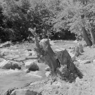 Fluss in Kostenec im Südwesten Bulgariens