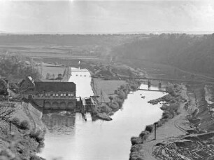 Bau der Staustufe Pleidelsheim/Neckar