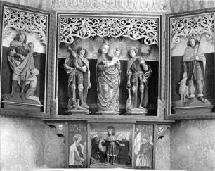 Flügelaltar : Flügelaltar. Holz, geschnitzt, farbig gefaßt, z. T. vergoldet (1516). Mittelberg (Kleinwalsertal)-Unterwestegg, Kapelle